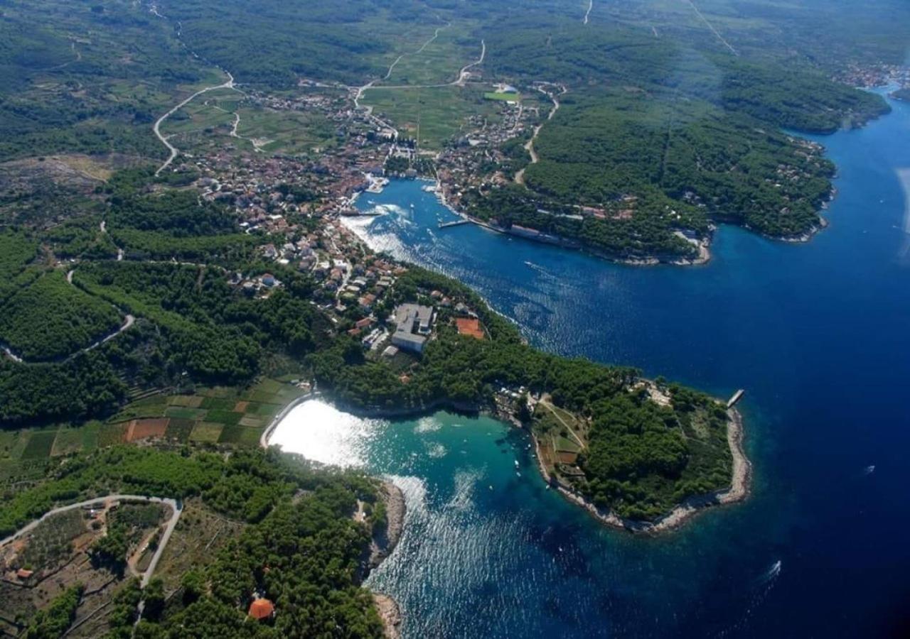 Apartment Bozikovic - Jelsa - Vitarnja Kültér fotó