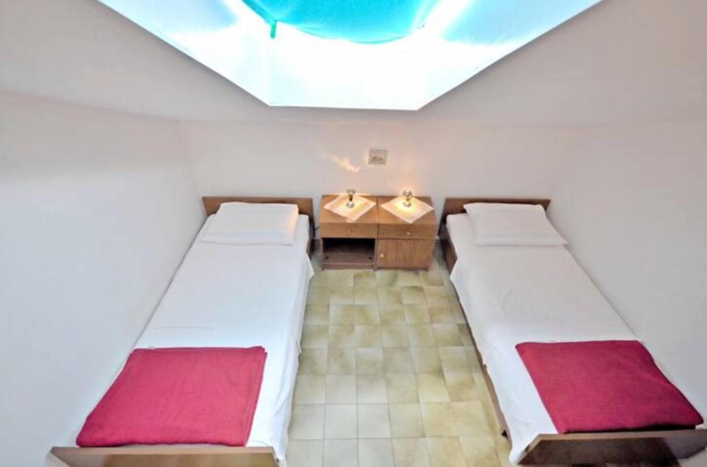 Apartment Bozikovic - Jelsa - Vitarnja Kültér fotó