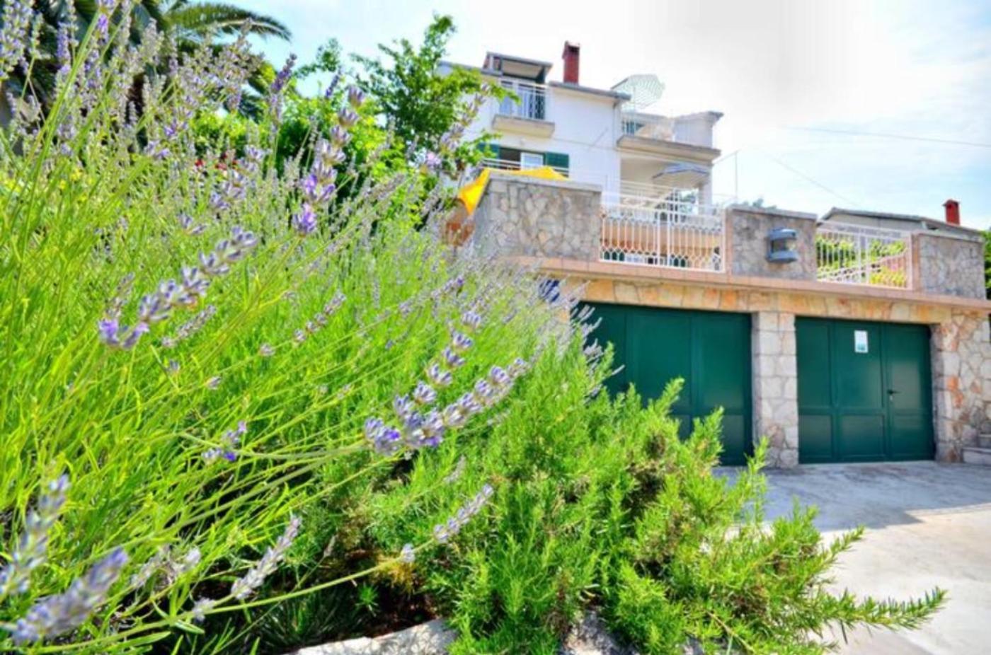 Apartment Bozikovic - Jelsa - Vitarnja Kültér fotó