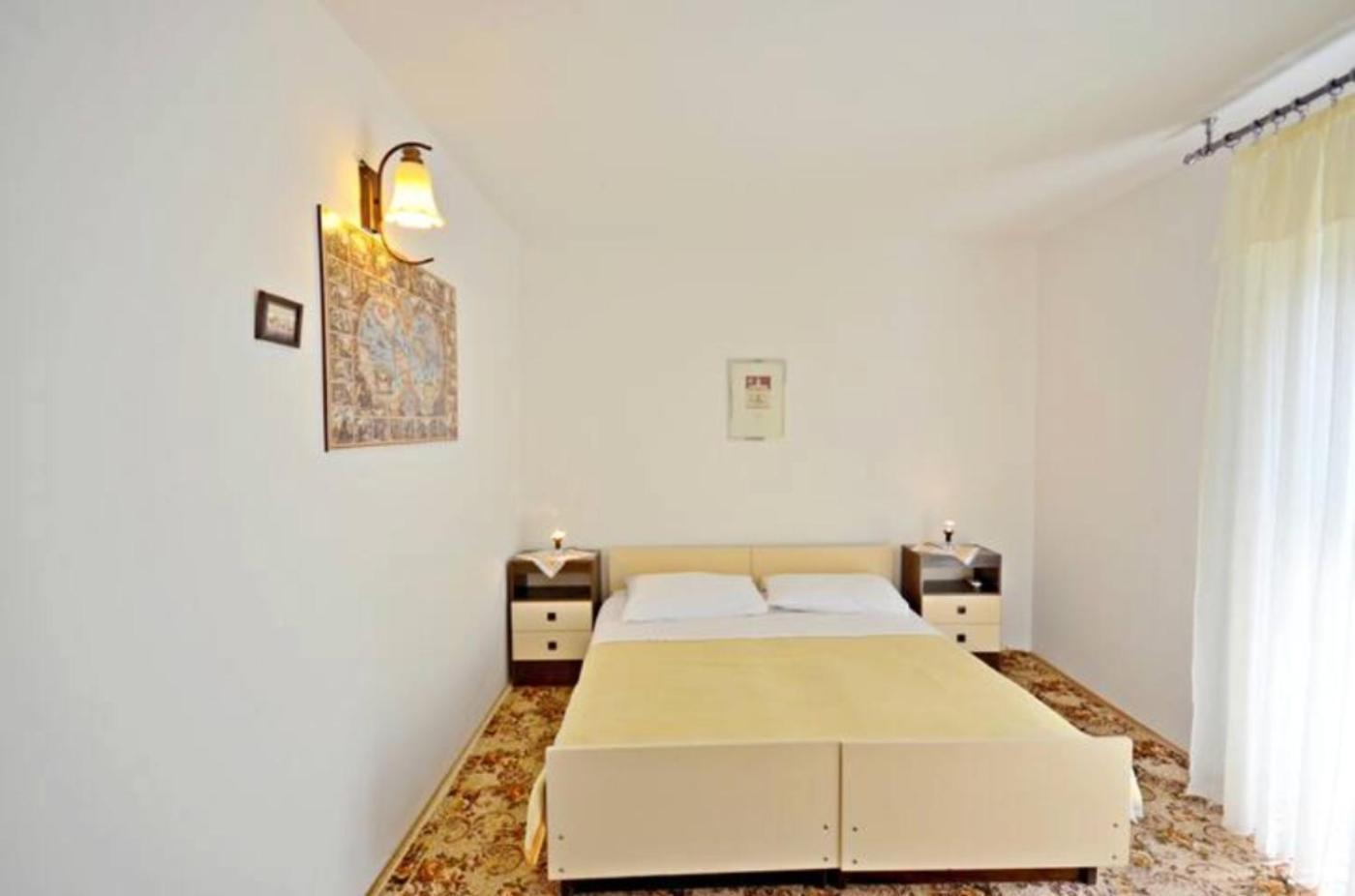 Apartment Bozikovic - Jelsa - Vitarnja Kültér fotó