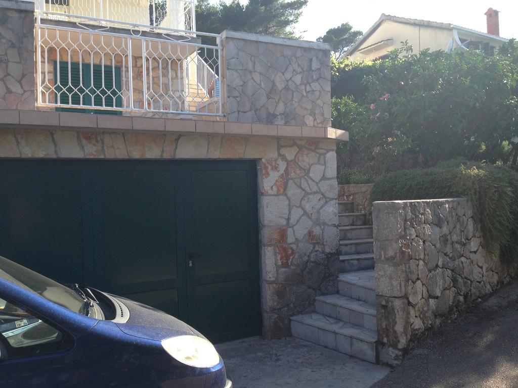 Apartment Bozikovic - Jelsa - Vitarnja Kültér fotó