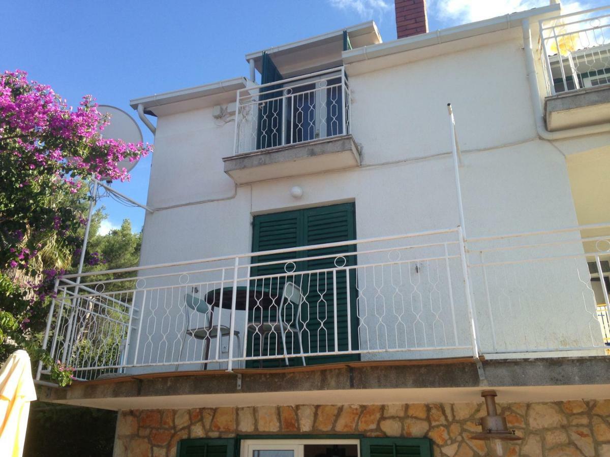 Apartment Bozikovic - Jelsa - Vitarnja Kültér fotó